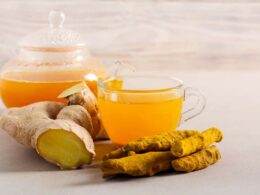 acqua-e-curcuma-di-primo-mattino:-linfuso-che-garantisce-incredibili-proprieta-benefiche