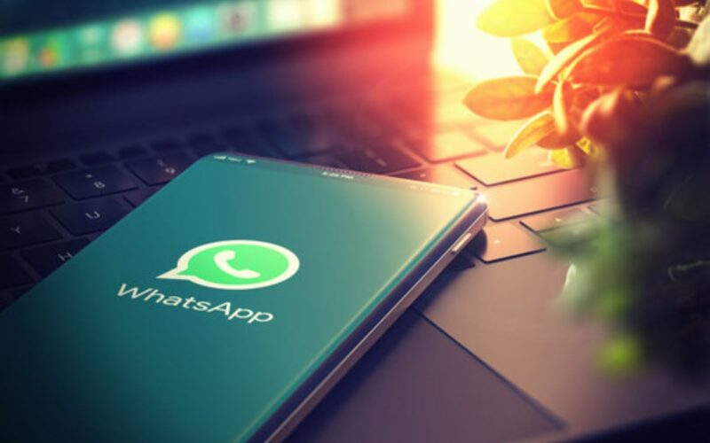 whatsapp-nasconde-un-trucco-che-ti-cambiera-la-vita:-come-avviare-una-chat-con-te-stesso-per-fare-lincredibile