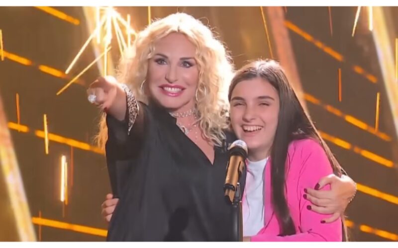 the-voice-kids,-maria-sofia-va-dritta-in-finale-con-un-brano-di-morricone-video