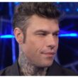 sara-sanremo,-fedez-confuso-non-riesce-quasi-a-parlaree-carlo-conti-lo-accompagna-alluscita