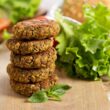 proviamo-a-fare-insieme-un-classico-della-cucina-vegana:-i-burger-ai-fagioli-rossi,-sono-ottimi