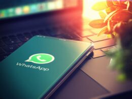 whatsapp-nasconde-un-trucco-che-ti-cambiera-la-vita:-come-avviare-una-chat-con-te-stesso-per-fare-lincredibile