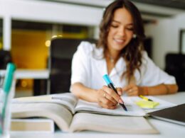 quando-si-studia,-evidenziare-non-basta:-cosaltro-fare-per-potenziare-lapprendimento