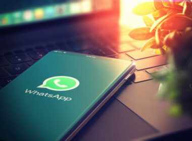 whatsapp-nasconde-un-trucco-che-ti-cambiera-la-vita:-come-avviare-una-chat-con-te-stesso-per-fare-lincredibile