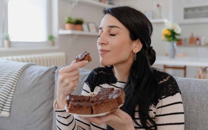 stai-mangiando-troppi-zuccheri?-il-tuo-corpo-ti-avvisa-con-questi-segnali