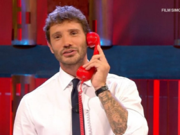 stefano-de-martino-infrange-ogni-aspettativa:-ascolti-stellari-per-affari-tuoi-ma-ce-chi-lo-critica