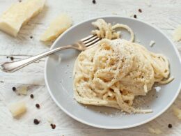 pasta-cacio-e-pepe-perfetta:-arriva-la-risposta-dalla-scienza-su-dosi-e-procedimento