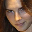 amanda-knox-condannata-a-3-anni,-la-sentenza-che-ribalta-tutto.-ha-mentito-al-processo-per-lomicidio-di-meredith