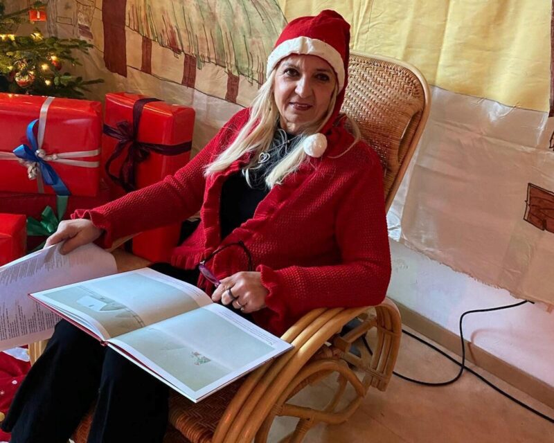 addio-alla-maestra-del-palloncino-rosso,-bimbi-dellasilo-in-lutto-per-la-maestra-cinzia,-stava-preparando-la-festa-di-pensionamento