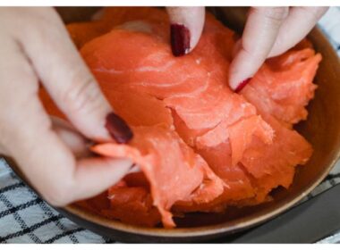 in-coma-dopo-aver-mangiato-salmone-contaminato:-due-mesi-in-ospedale