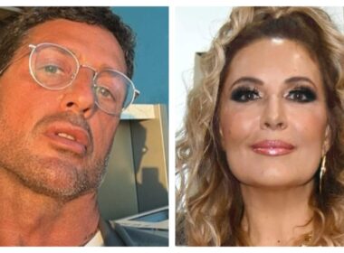 fabrizio-corona-insulta-selvaggia-lucarelli-e-mima-un-atto-sessuale-con-il-suo-cartonato